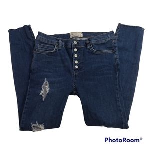 Free People Distressed Button Fly Mid Rise Crop Raw Edge Ankle Jeans Siz…